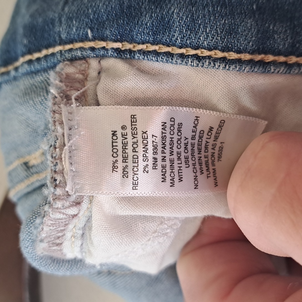Classic Blue Women's Jeans With Cuffed Bottoms.. - Picture 5 of 5